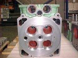 Cylinder head resmi