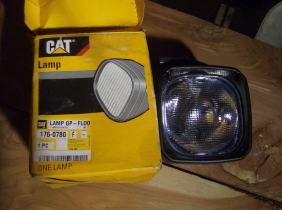 Picture of LAMP GP-FLOOD  -CAB FRONT, CAB REAR